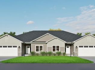518 Pioneer Ct #13, Dousman, WI 53118