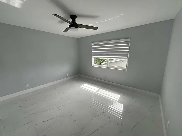 649 W Oakland Park Blvd #211A — Photo 5