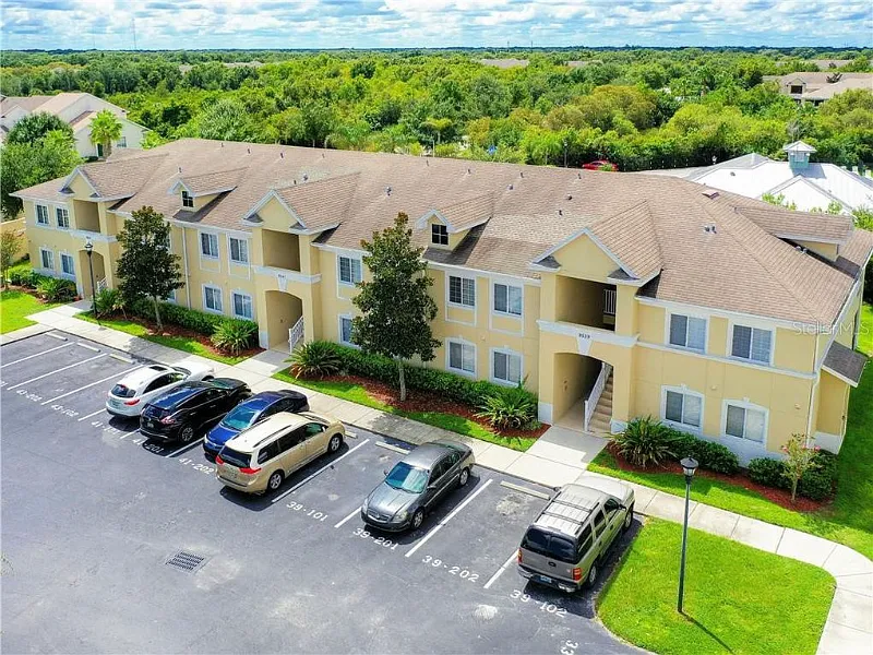 3 bed, 1151 sqft, $1,795 — Photo 2