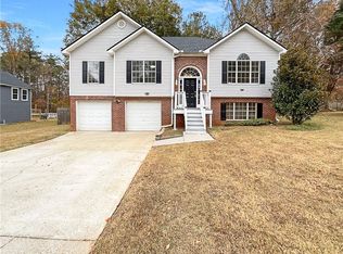 3912 Garrett Springs Dr, Powder Springs, GA 30127