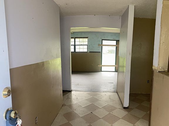 4th image of 2339 Calmes Rd
