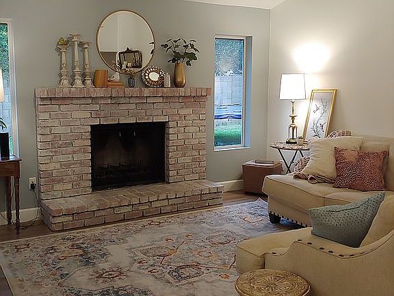 4th image of 1546 E June St