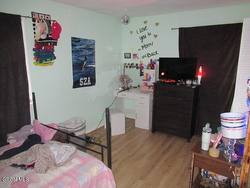 4th image of 36 Maple Road