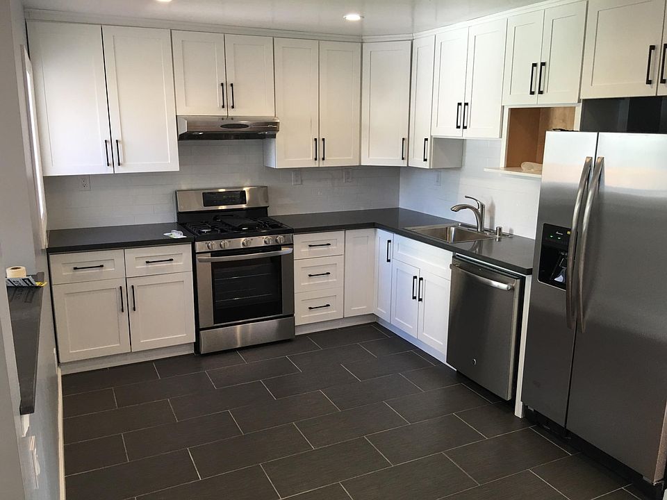 1st image of 517 Acacia Ave