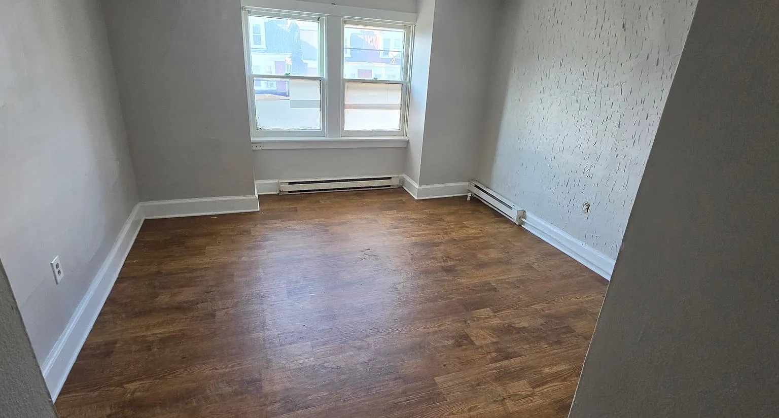 1619 Berryhill St — Photo 2