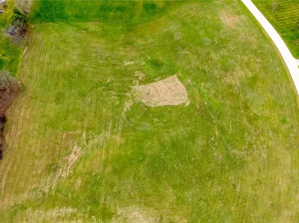 Oldefield Dr, Saint Clairsville, OH 43950