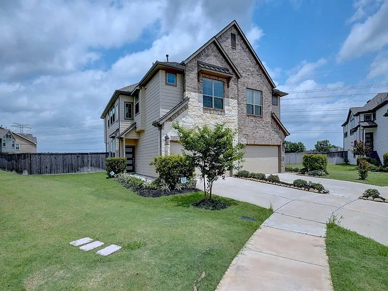 2543 Manor Valley Ct — Photo 2