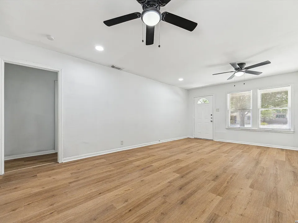 367 Babcock Rd