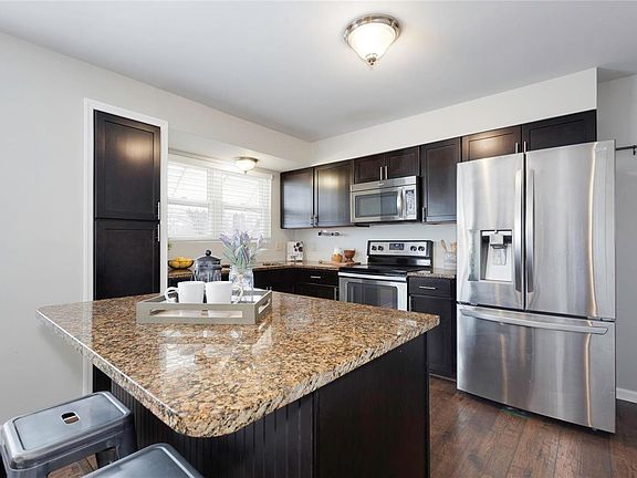 5th image of 2414 Wesford Dr
