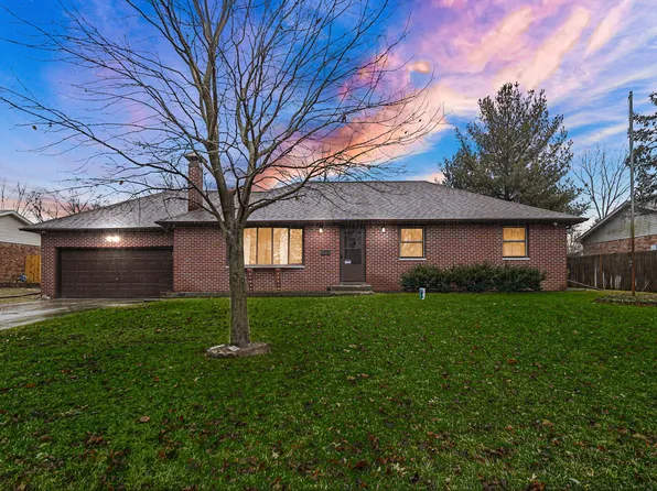 319 Dogwood St NW, Demotte, IN 46310