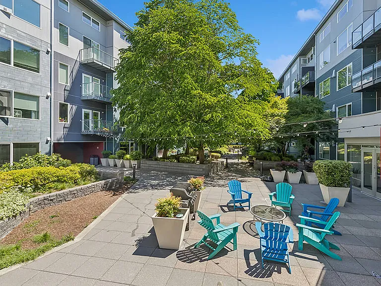 Riverpark Apartments — Photo 17