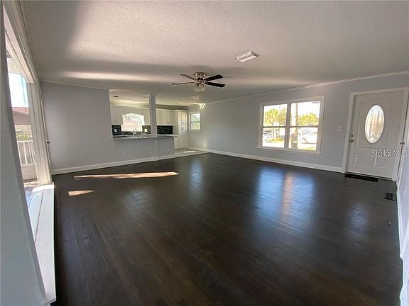 5th image of 16 Jeff Rd