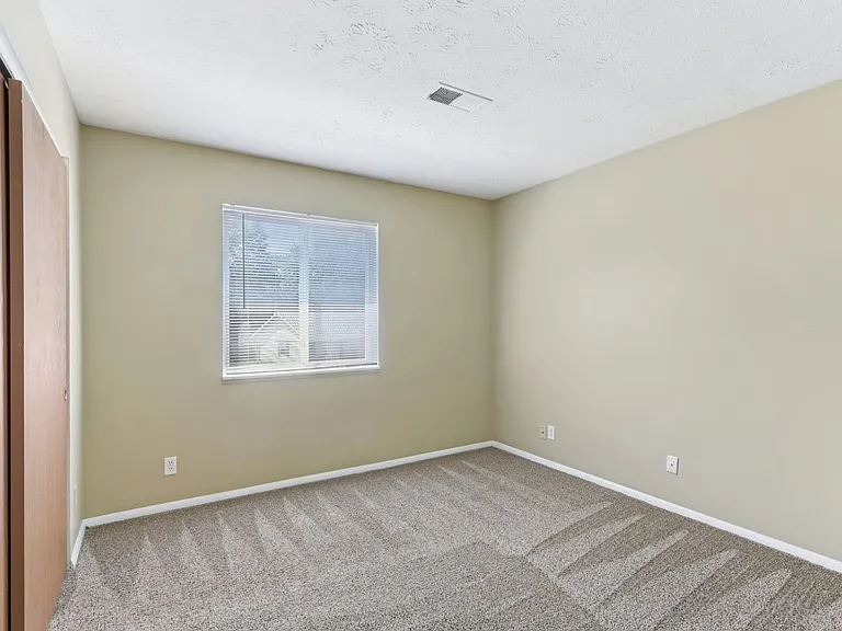 410 - WINDING BROOK APARTMENTS — Photo 22