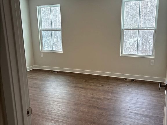 5th image of 3362 Brentwood Dr