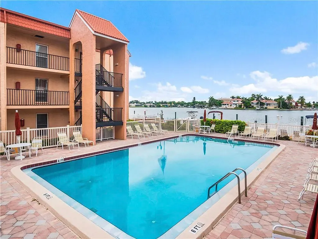 2 bed, 790 sqft, $2,000 — Photo 3