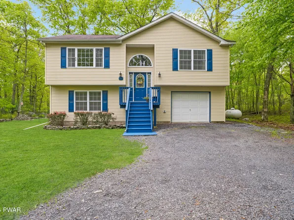 116 Ledgeway Dr, Dingmans Ferry, PA 18328