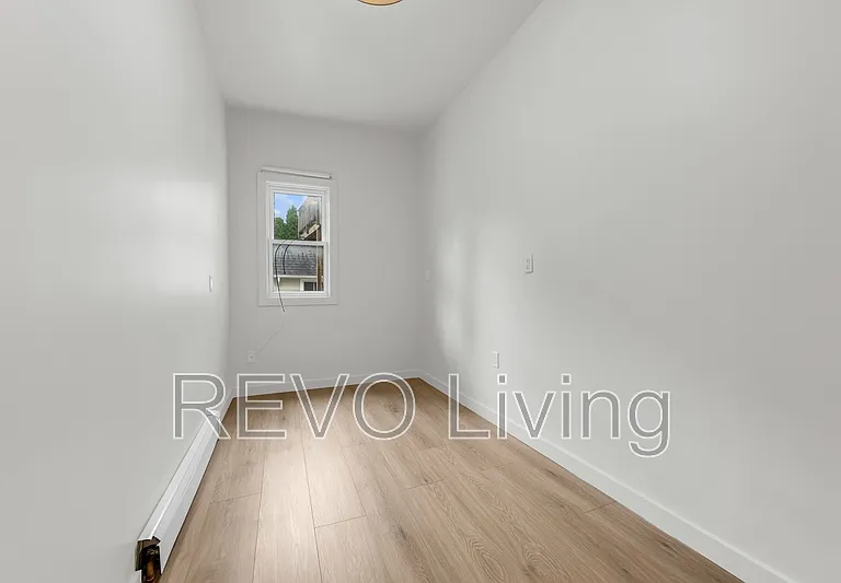 41 Welland Ave #AVE5 — Photo 3