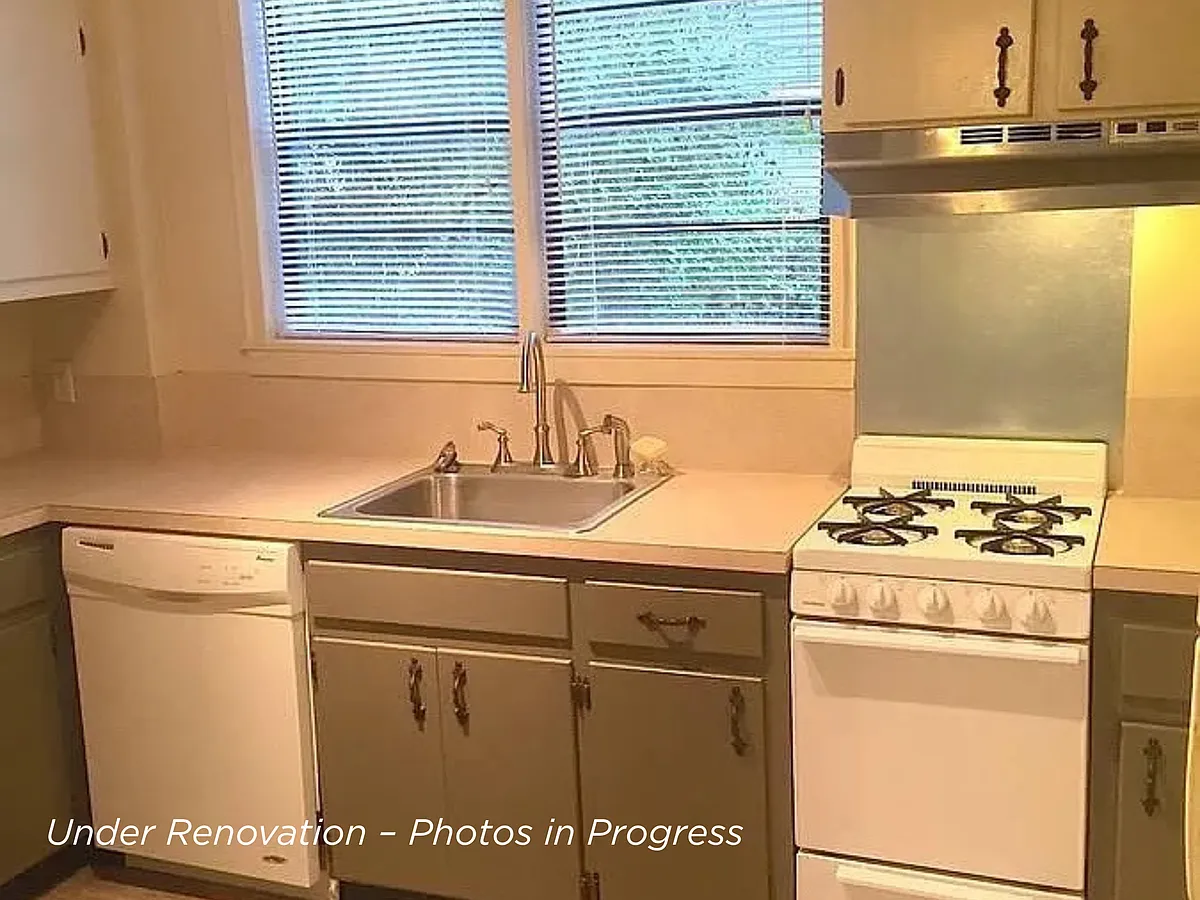 Building Photo - 122 Demouy Ave #122