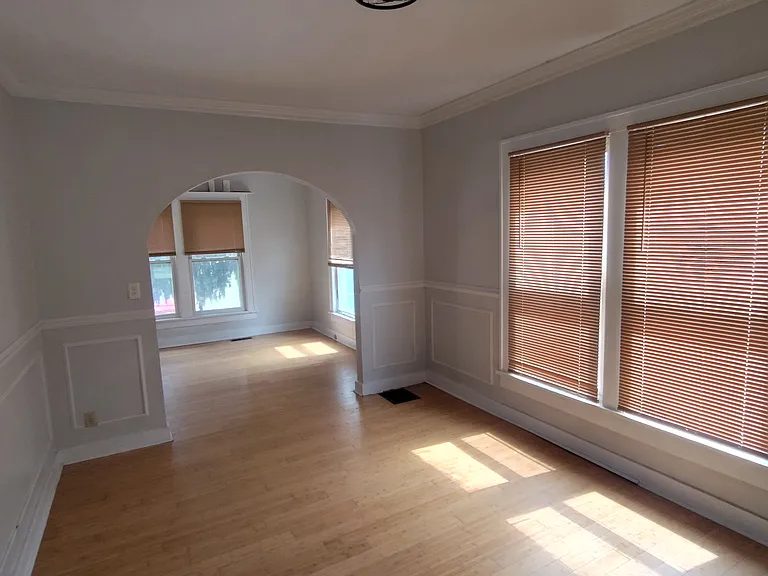 320 S East St — Photo 19