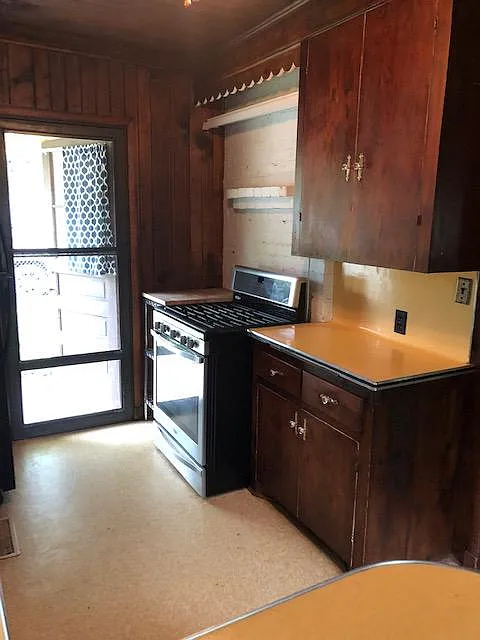 3330 S Cincinnati Ave — Photo 4