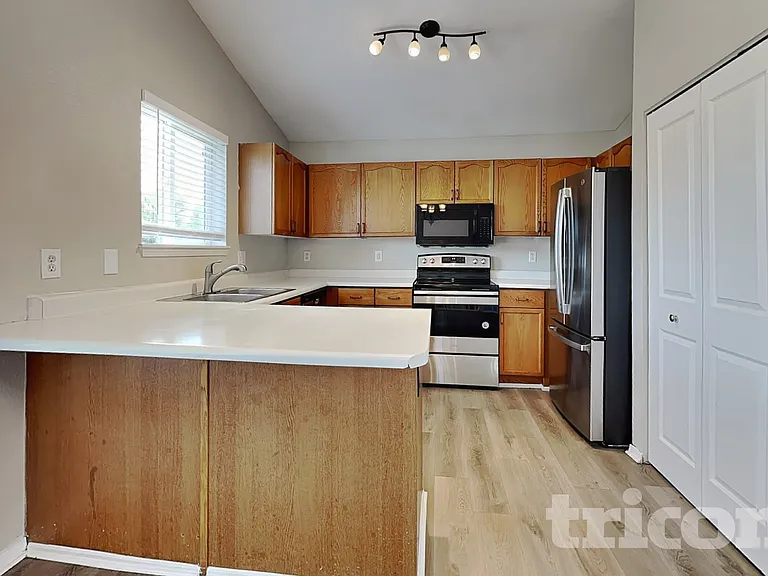 12789 Elm St — Photo 8