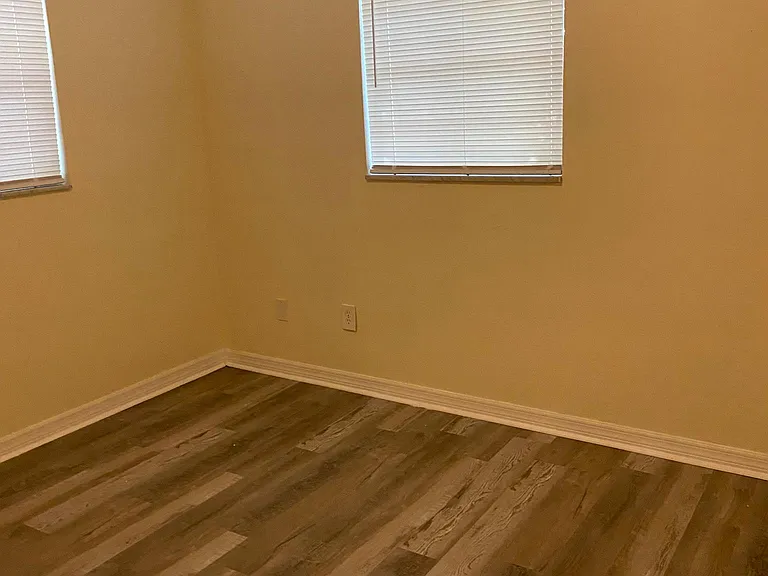 1279 Tivoli Dr — Photo 19