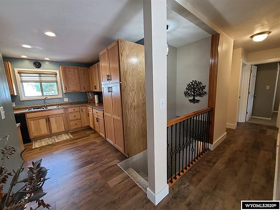 5th image of 1258 Village Dr