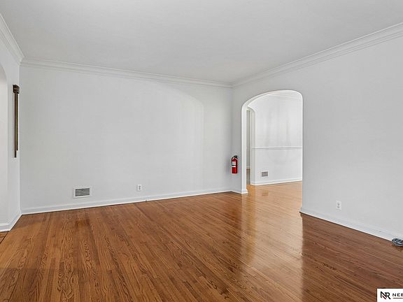 5th image of 5153 Lake St