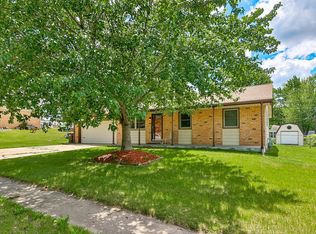 303 Hough Dr, Machesney Park, IL 61115