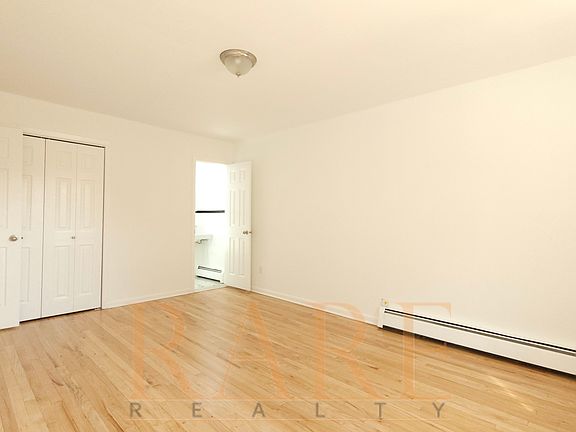 4th image of 2740 Johnson Ave #2