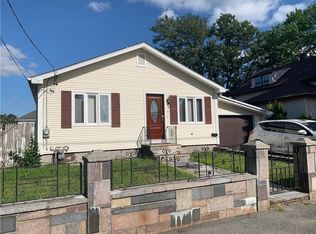 9 Jane St, Pawtucket, RI 02860