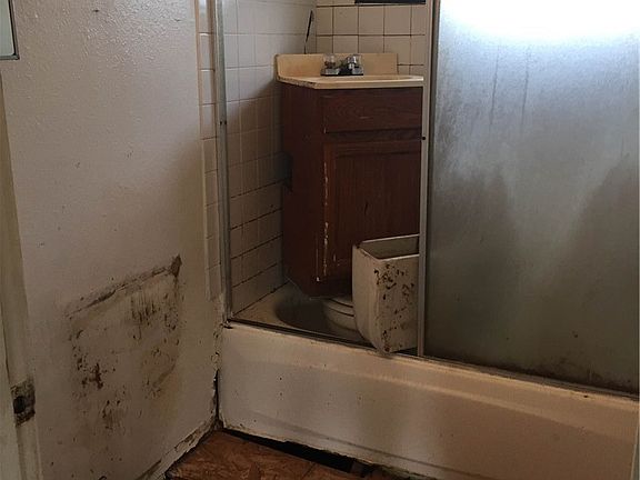 5th image of 7715 Rainier Dr