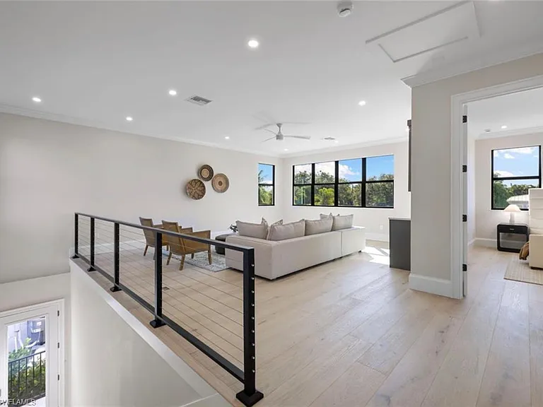 2721 Van Buren Ave — Photo 15