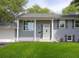 7619 Walnut Ave, Woodridge, IL 60517