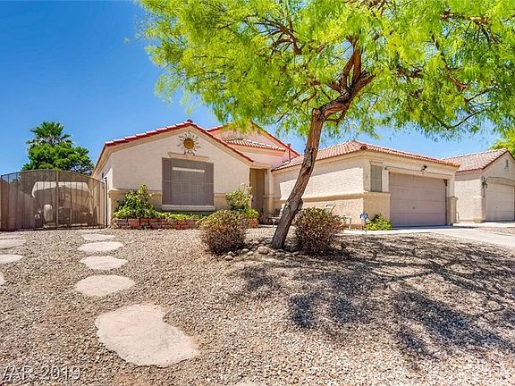 4th image of 605 Blossom Berry Ct
