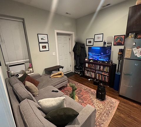 2nd image of 1343 W Cullerton St #2