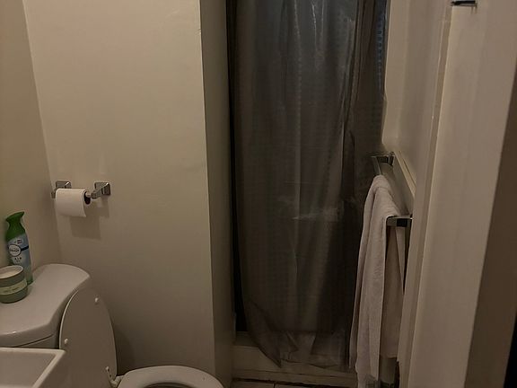 2nd image of 5123 Marathon St #5123.5