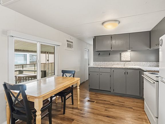 5th image of 205 S 54th St Space 10
