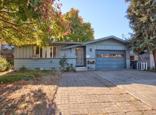 2136 E McAndrews Rd, Medford, OR 97504