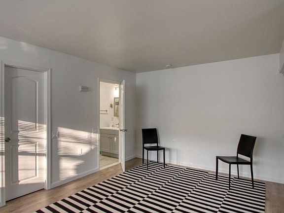 5th image of 79B Milford Ave #B