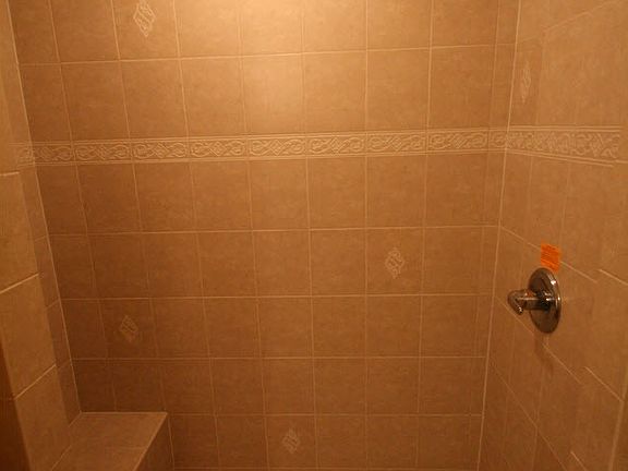 2nd image of 812 Lindsey Ln