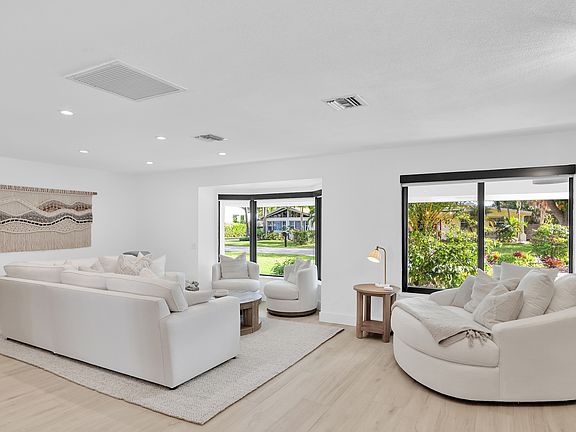 4th image of 3210 Palm Dr