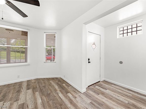 3rd image of 3207 W 97th St