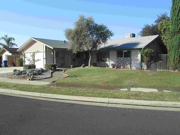 2nd image of 841 Yosemite Dr
