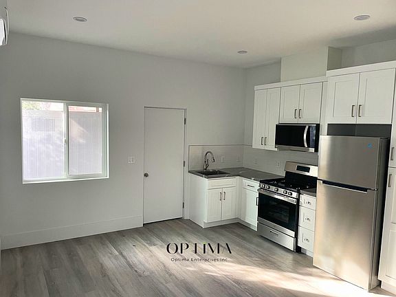 3rd image of 7413 Oak Park Ave