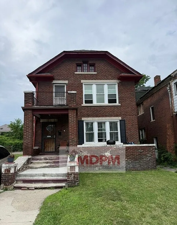3 bed, 800 sqft, $1,000 — Photo 2