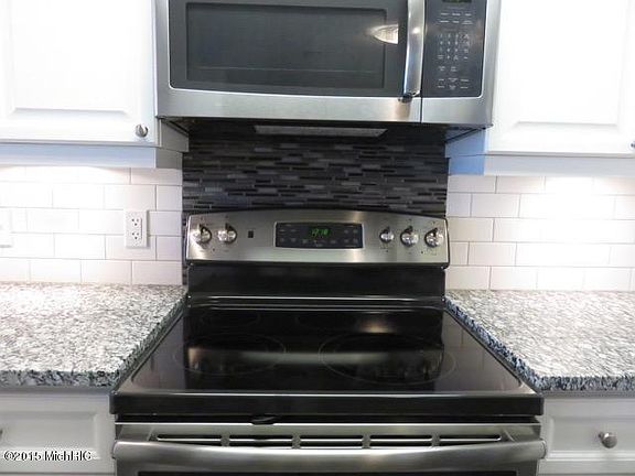 5th image of 95 Campau Cir NW