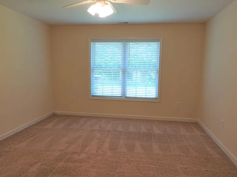 129 River Oaks Cir — Photo 18