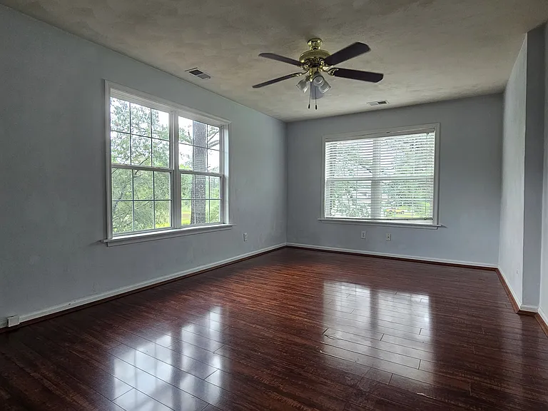 200 Shore Side Rd — Photo 11