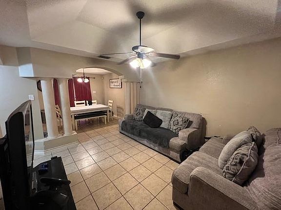 2nd image of 2203 Los Olivos Ln